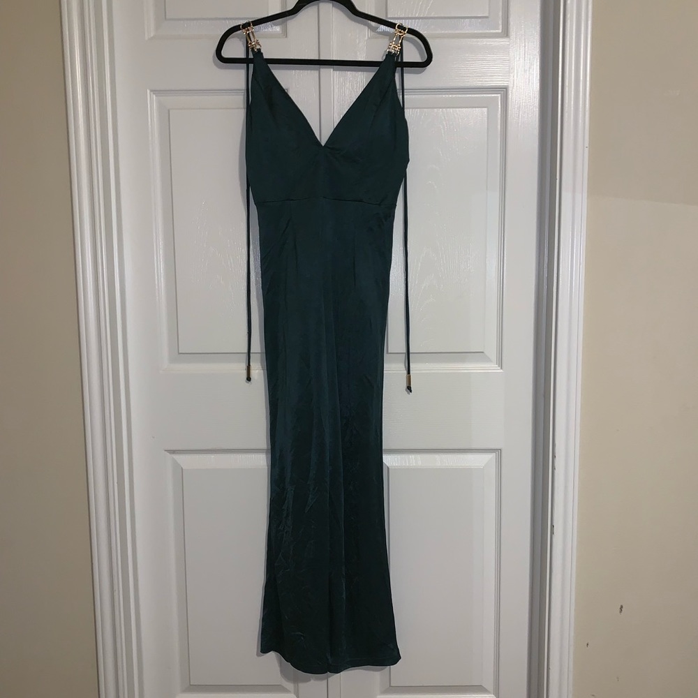NWT JLUXLABEL Hunter Green Gold Tasseled Jumpsuit - Picture 4 of 13